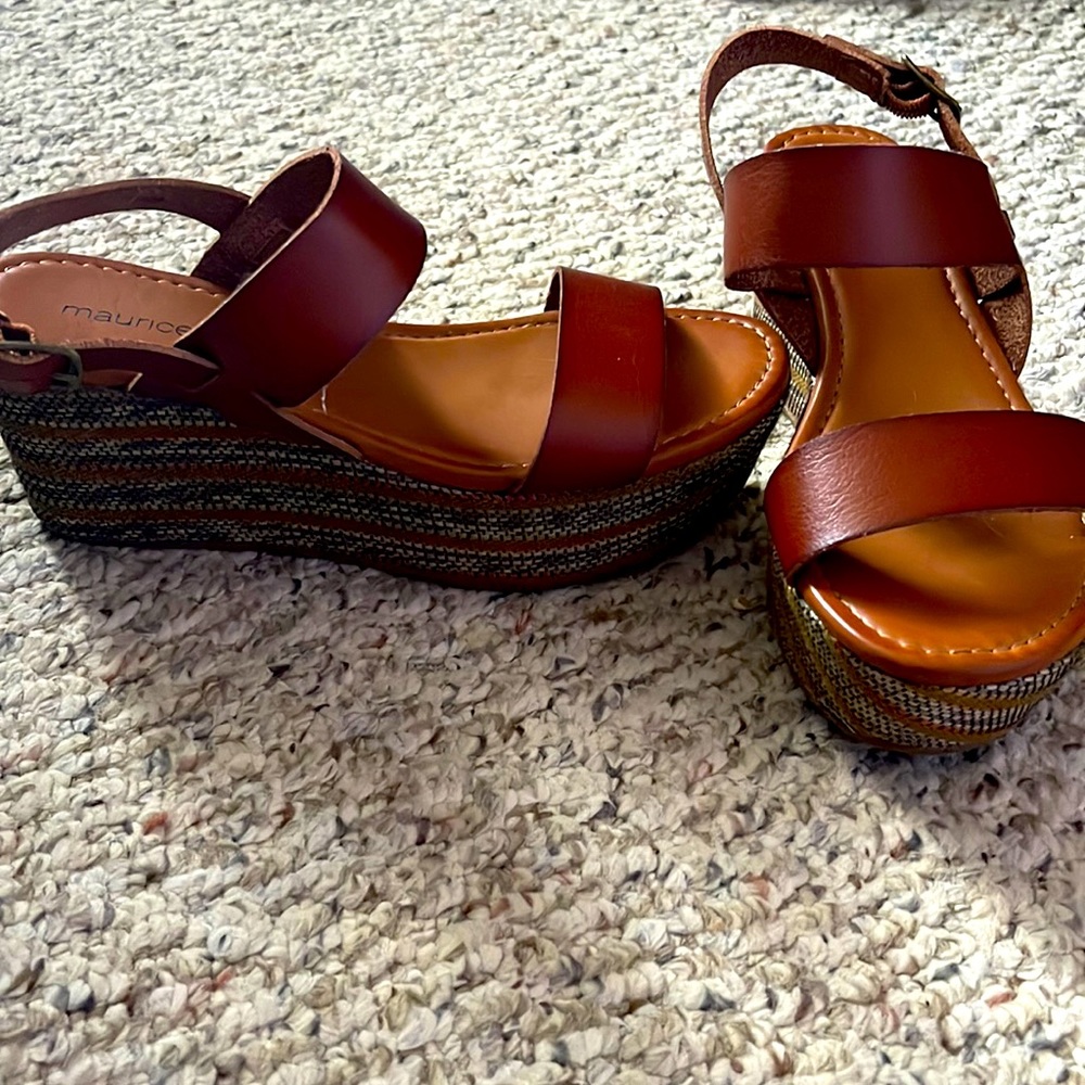 Never worn sandal wedge